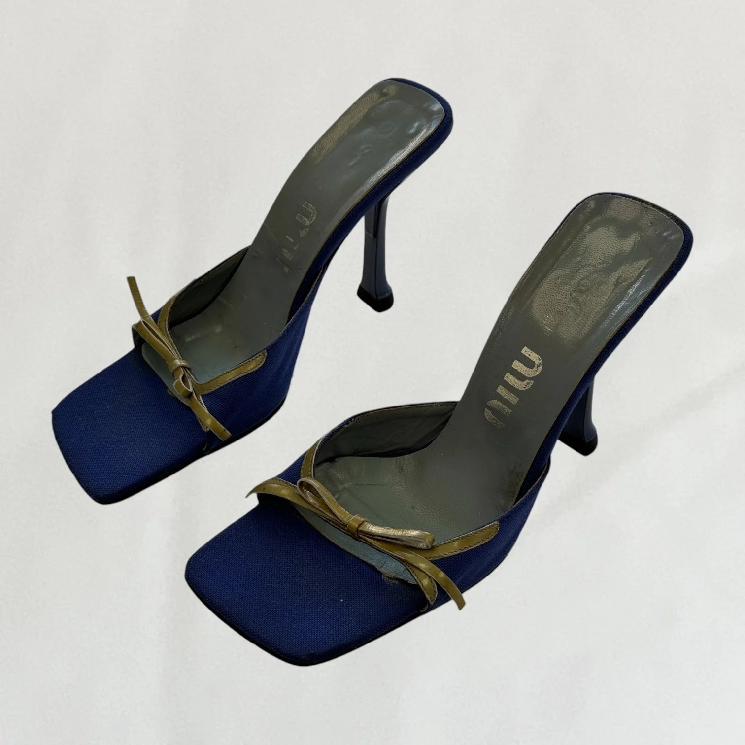 Prada bow heels - Image 3